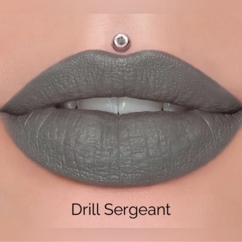 Jeffree Star Drill Sergeant velvet trap lipstick Grey Matte